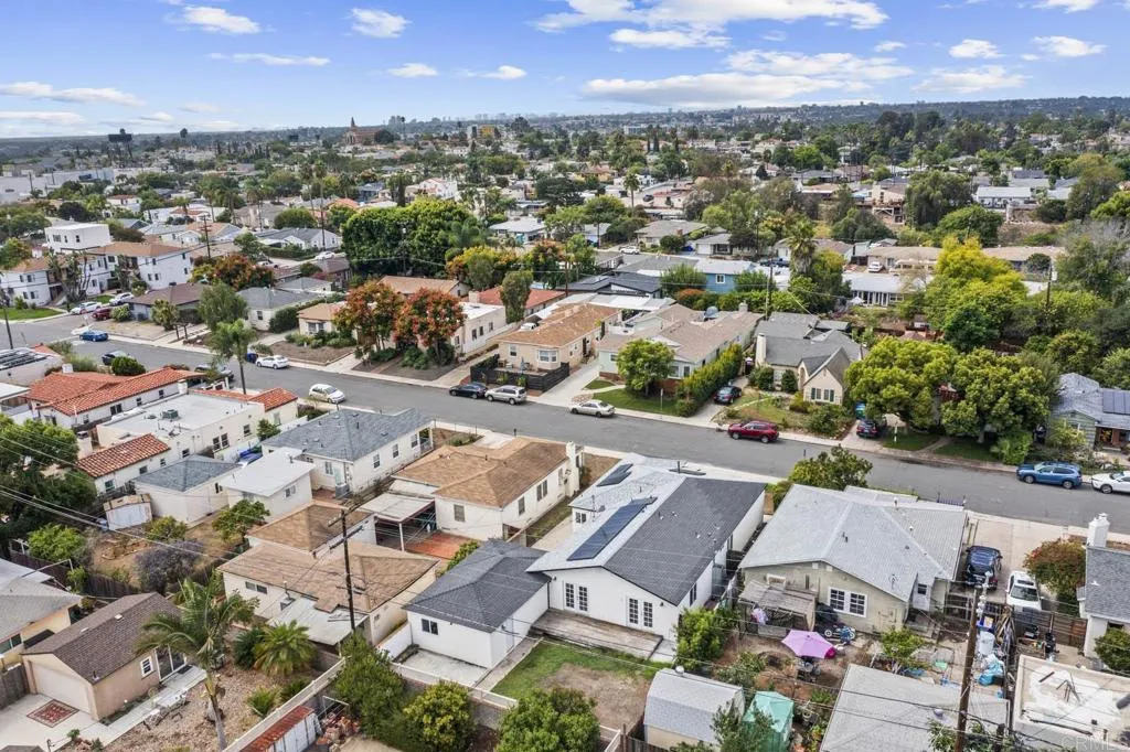 https://cdn.realtyfeed.com/cdn/127/306551990/3f9be6b8a10a2d8a33d64ea2ba599de6.webp
