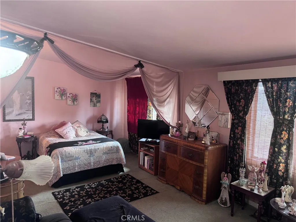 https://cdn.realtyfeed.com/cdn/127/306552004/7d680d00c9ae6b26be7eb41cdf3fbbb9.webp