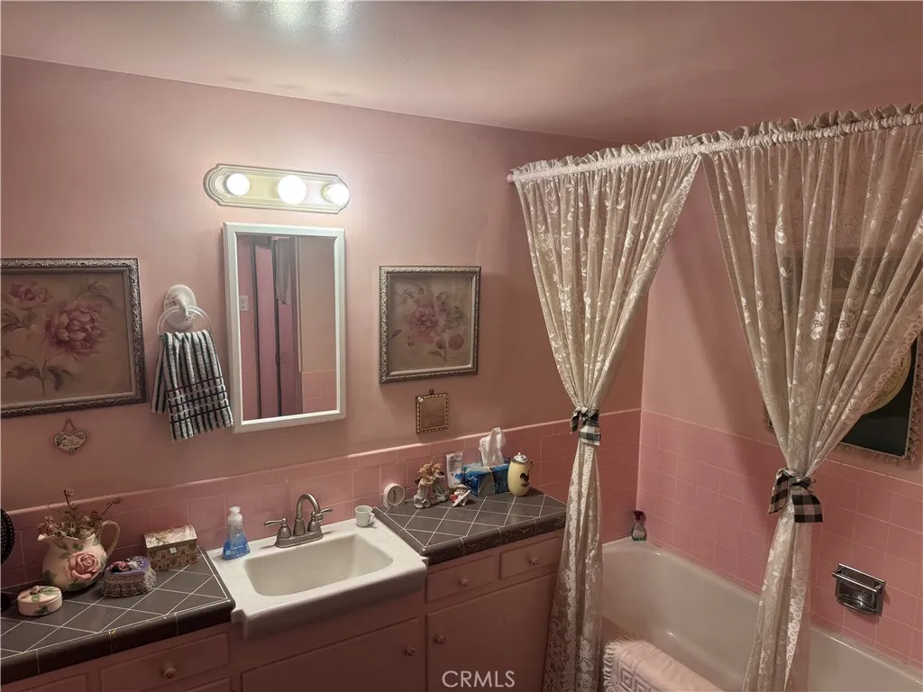 https://cdn.realtyfeed.com/cdn/127/306552004/f281ccfe18718f6ca5e1fce25d30591a.webp