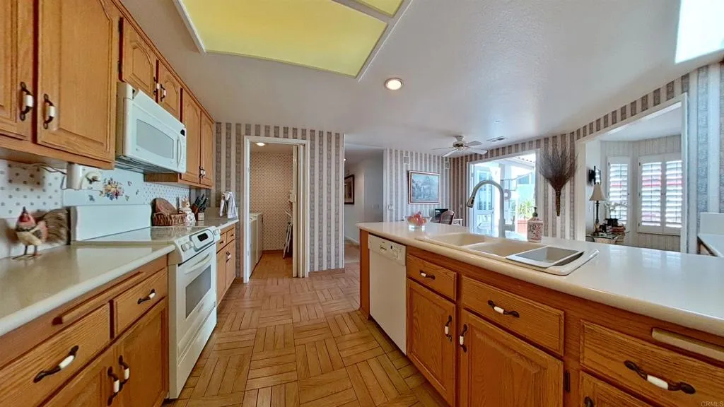 https://cdn.realtyfeed.com/cdn/127/306552081/0372e8c0a0b8df1a345adc2f36af2154.webp