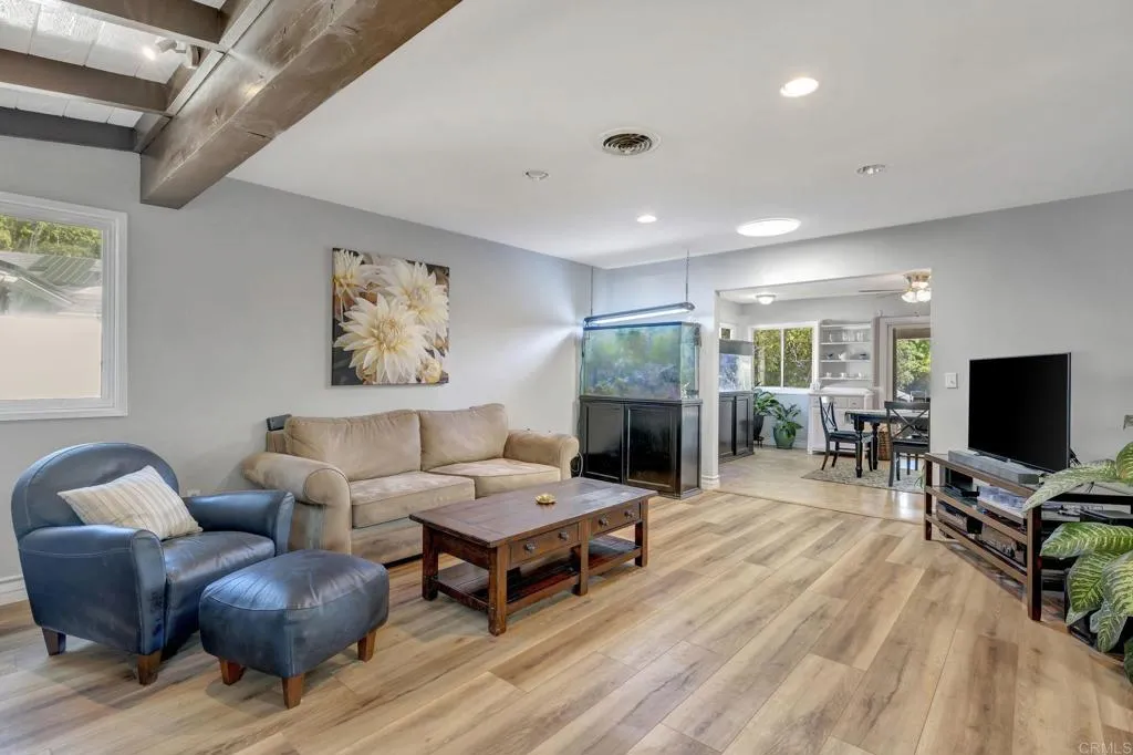 https://cdn.realtyfeed.com/cdn/127/306552102/eac0a314b3cdddfb2a37299845ce9d7d.webp