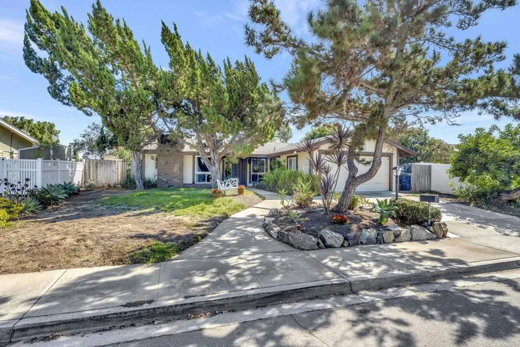 https://cdn.realtyfeed.com/cdn/127/306552102/fc1ff636f19bc8dd22740fd92dba12c1.webp