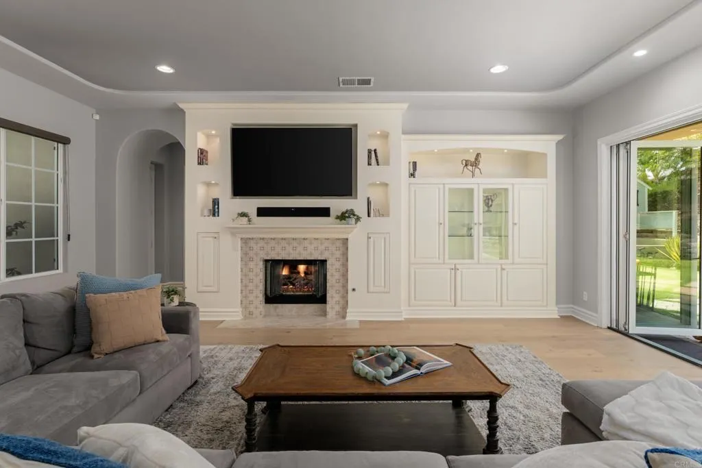https://cdn.realtyfeed.com/cdn/127/306552260/09d867c817981cc51252191516ff485b.webp
