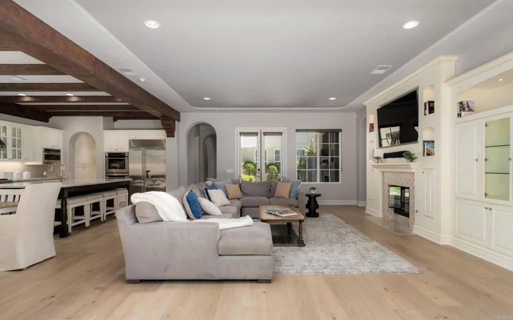 https://cdn.realtyfeed.com/cdn/127/306552260/5f6ad9dff0d63ae7a7fc5d8fe935aef0.webp