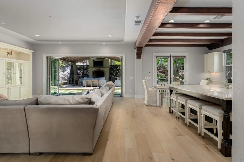 https://cdn.realtyfeed.com/cdn/127/306552260/9792bf2335f16048152aa0e5f9c70a18.webp