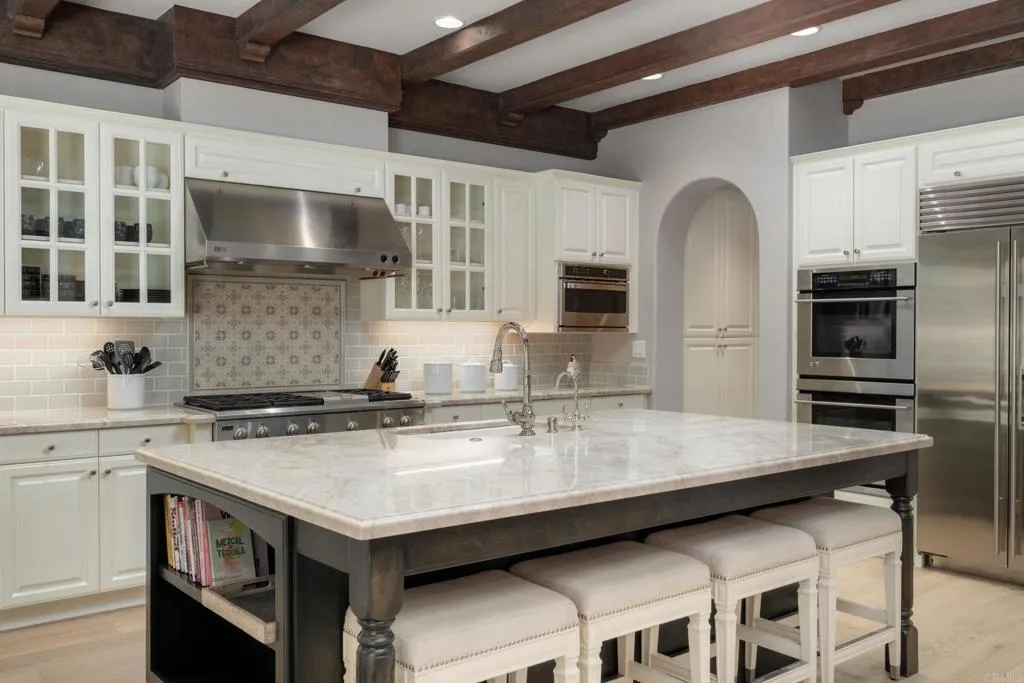 https://cdn.realtyfeed.com/cdn/127/306552260/d942daf8da05cd9a3e50add7dd5cfbc7.webp