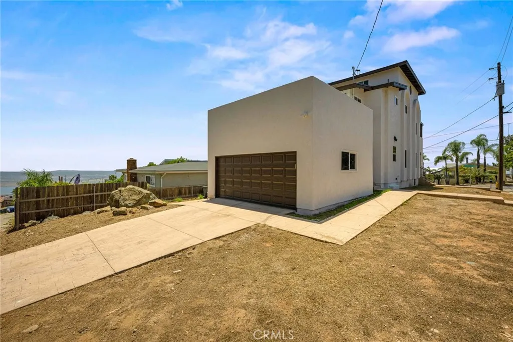 https://cdn.realtyfeed.com/cdn/127/306552401/d8f99174de1cf5939e114fc081d990fc.webp