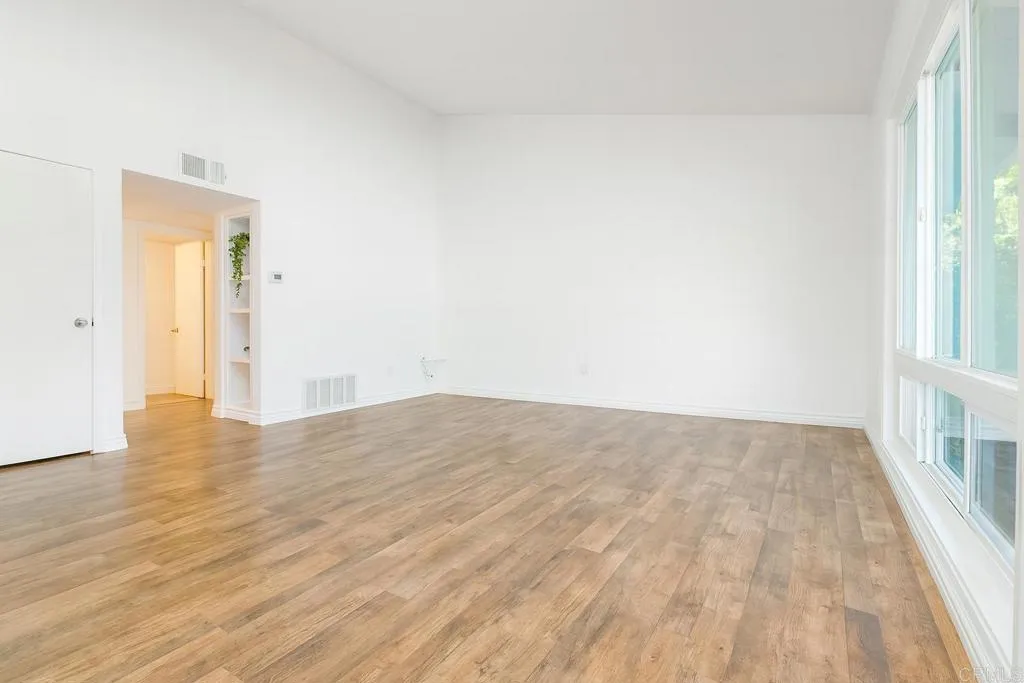Photo #6: PTP2507355 Listing 