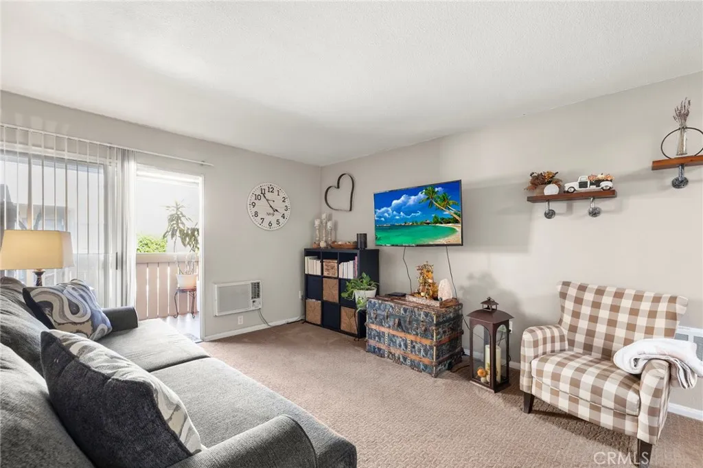 Photo #6: OC25226071 Listing 
