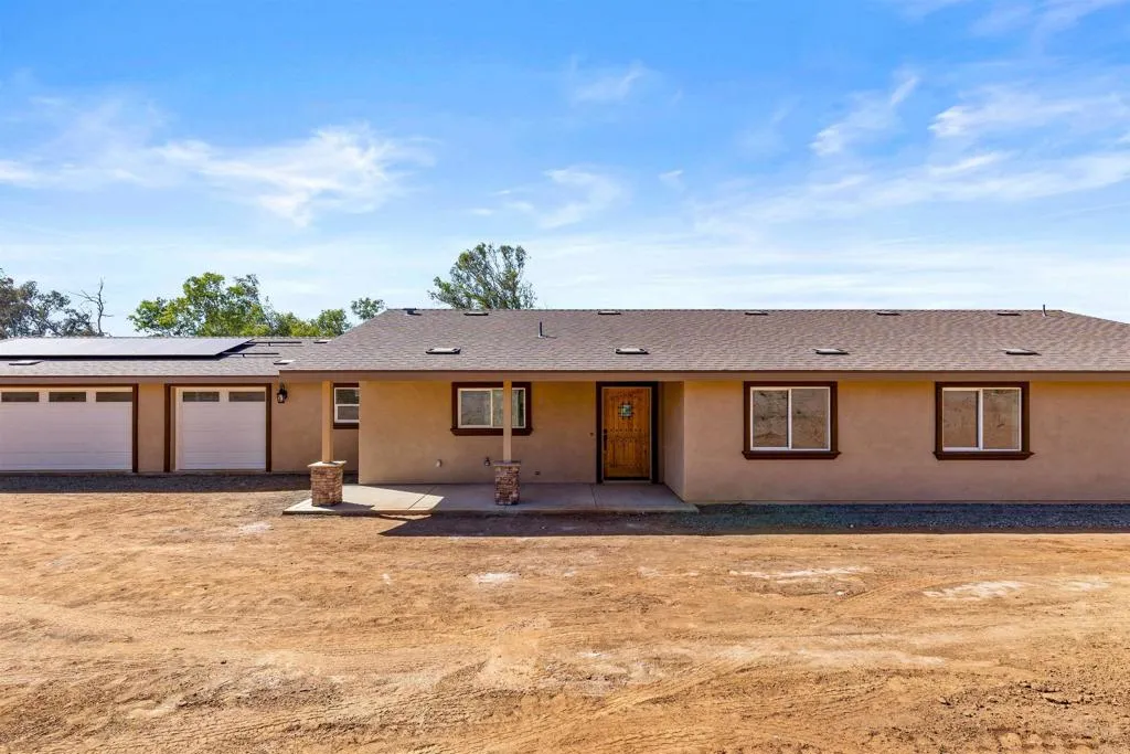 https://cdn.realtyfeed.com/cdn/127/306552550/2a716c20aa2abbfae24295dc16b963d5.webp