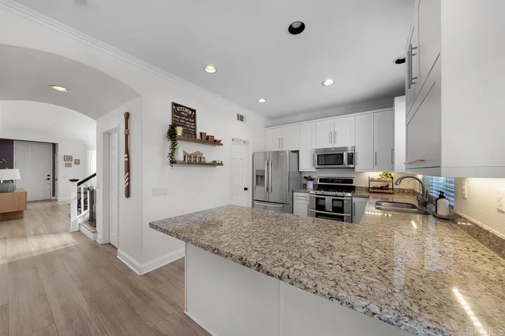 https://cdn.realtyfeed.com/cdn/127/306552566/3d8a67e17b088f9632bae049c6f6a828.webp