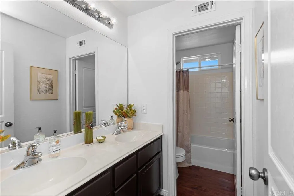 https://cdn.realtyfeed.com/cdn/127/306552597/8edc9cf80a95392b47eb9f4fb559d34f.webp