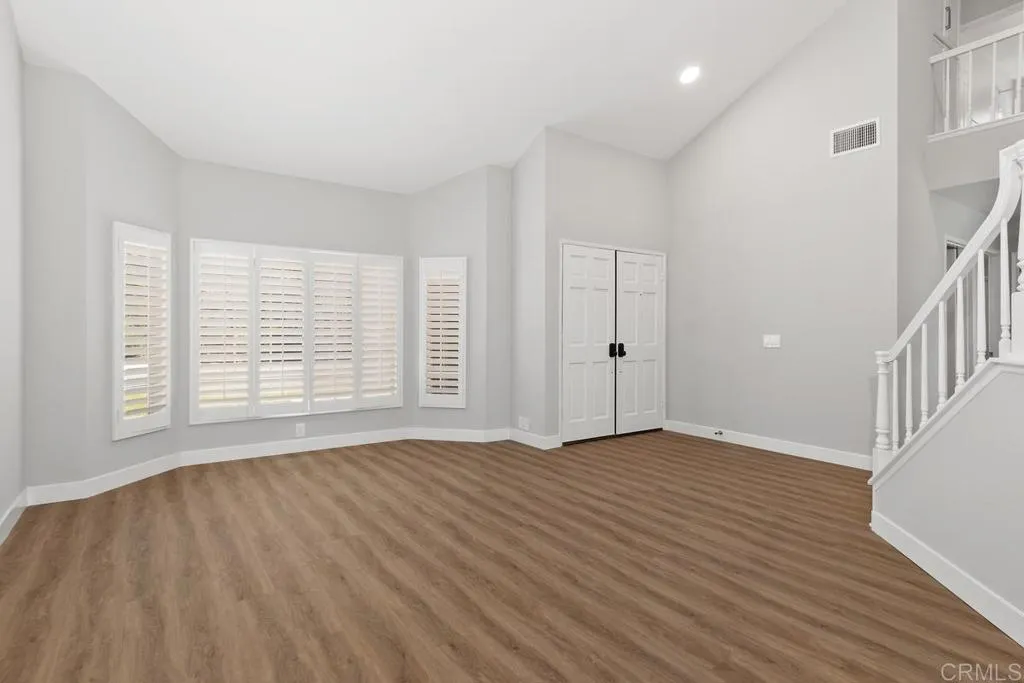 https://cdn.realtyfeed.com/cdn/127/306552640/715a066c80f6782f93f7b25d426ce92d.webp