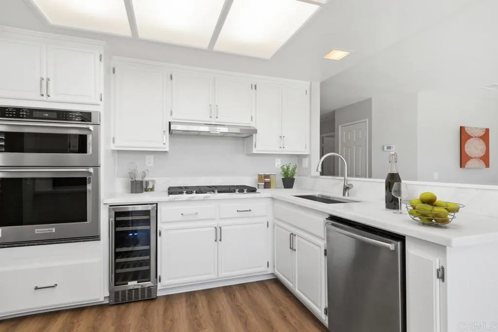 https://cdn.realtyfeed.com/cdn/127/306552640/8eae0da0955f7da77310e6af40ffdc08.webp