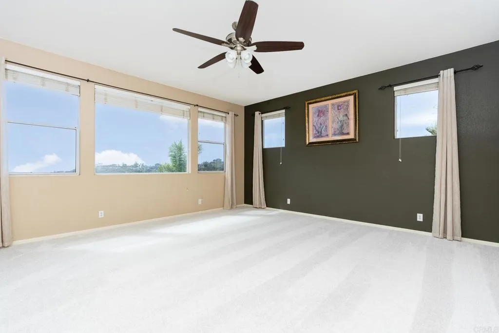 https://cdn.realtyfeed.com/cdn/127/306552651/09b00dab10db7d45612fdafe5094172e.webp
