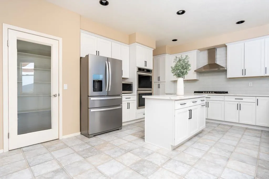 https://cdn.realtyfeed.com/cdn/127/306552651/49af88d2af1b573752dd218e7aa14996.webp