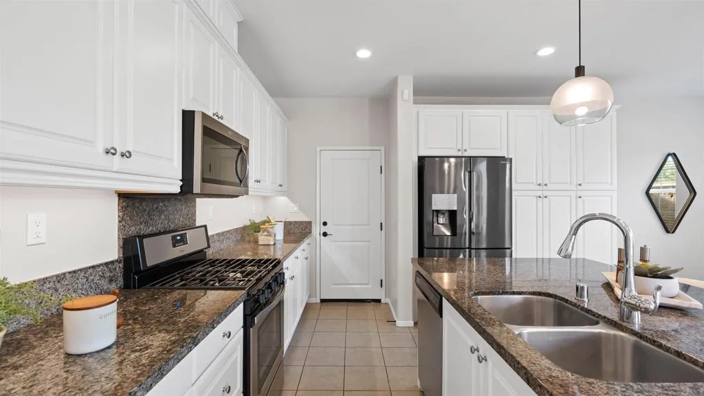 https://cdn.realtyfeed.com/cdn/127/306552720/157393e5a892ee956288c5ddd48e36ad.webp