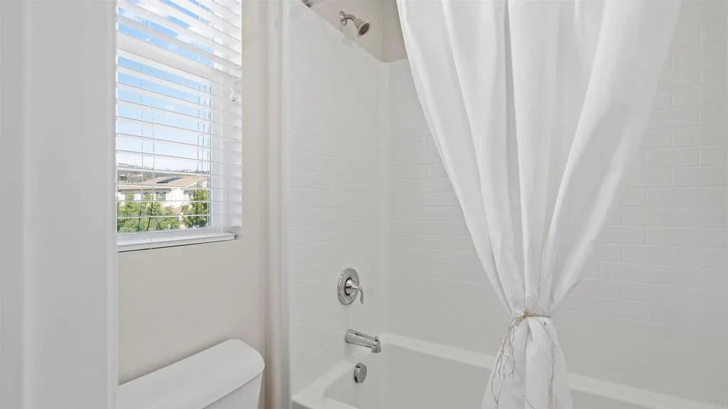 https://cdn.realtyfeed.com/cdn/127/306552720/20db4adc49f157d86a4cae984406b0ea.webp