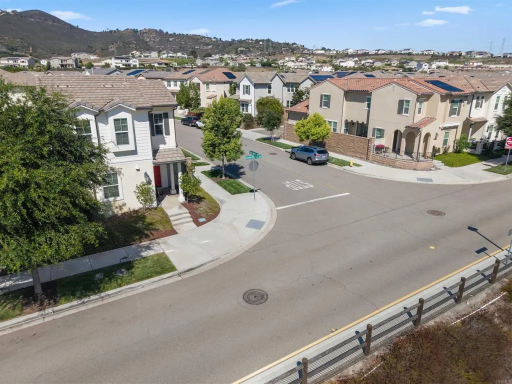 https://cdn.realtyfeed.com/cdn/127/306552720/291c5cb9f729e031c2920326d9d46a1a.webp