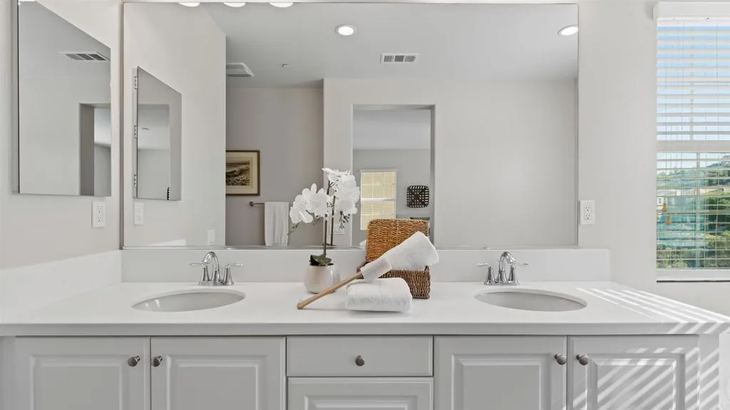 https://cdn.realtyfeed.com/cdn/127/306552720/5ed9a86725cf87140751a5c40626044f.webp