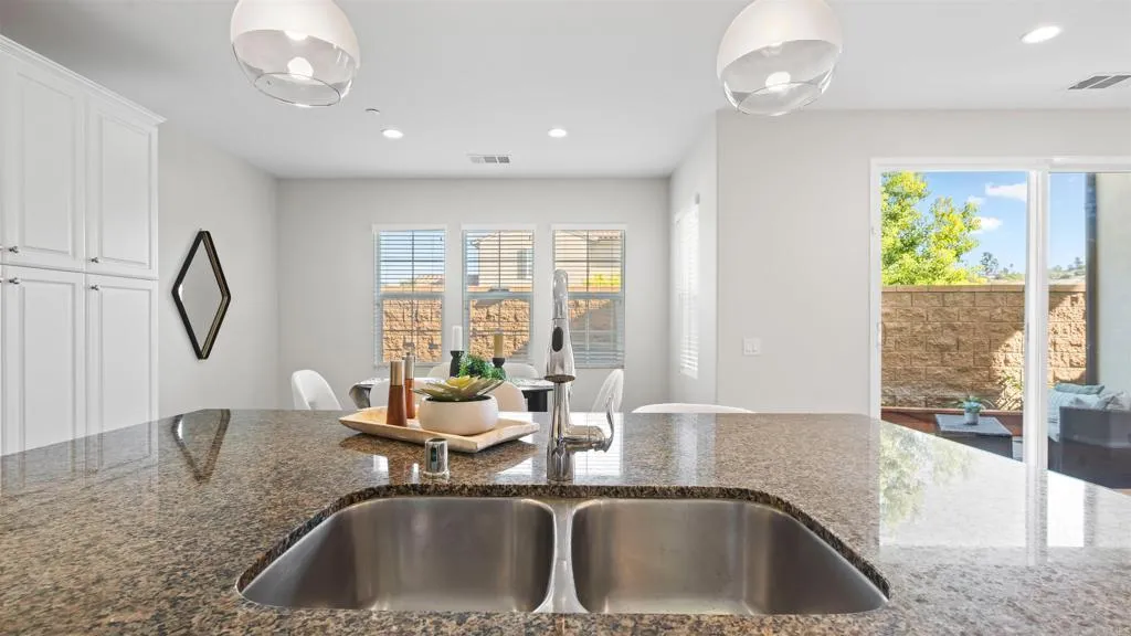 https://cdn.realtyfeed.com/cdn/127/306552720/621d27a7e47b7d861c982d0915164d1b.webp