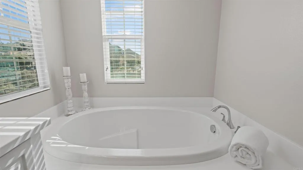 https://cdn.realtyfeed.com/cdn/127/306552720/7ed9c6c7eb49ab9ac95d1eb5d2332c31.webp