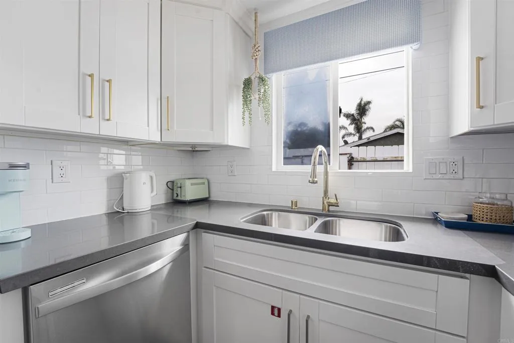 https://cdn.realtyfeed.com/cdn/127/306552726/5476c23e614a1bb6b39d6170dd3a6a90.webp