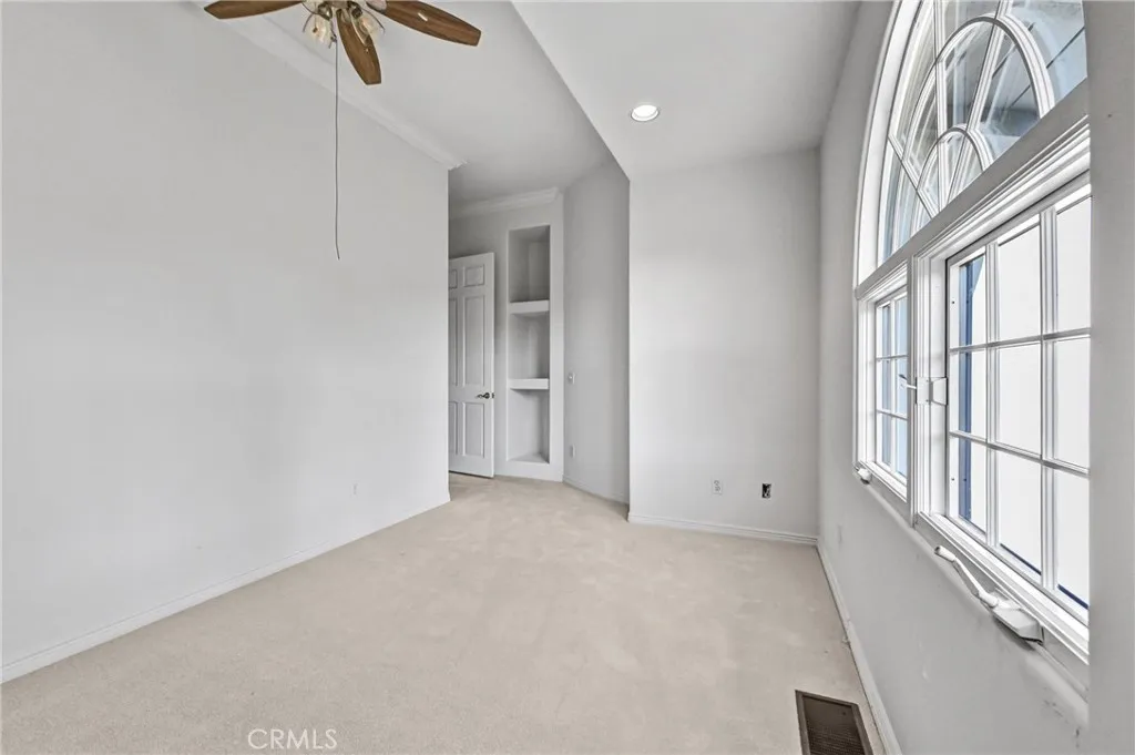 https://cdn.realtyfeed.com/cdn/127/306552747/ed75bfbf1f2bb987259b3fdaf02d30ee.webp