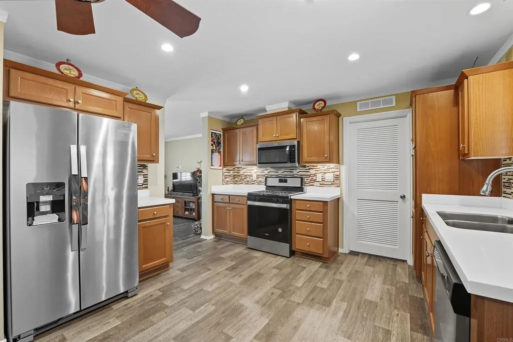 https://cdn.realtyfeed.com/cdn/127/306552819/8c76484cbec6798eccf699658c0fd888.webp