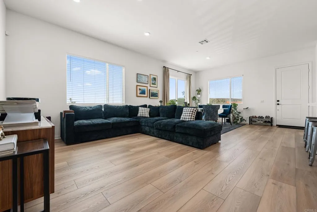 https://cdn.realtyfeed.com/cdn/127/306552909/2a4839a4c884eb98e6ab8203208cbf98.webp