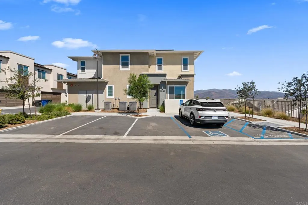 Photo #5: PTP2507373 Listing 