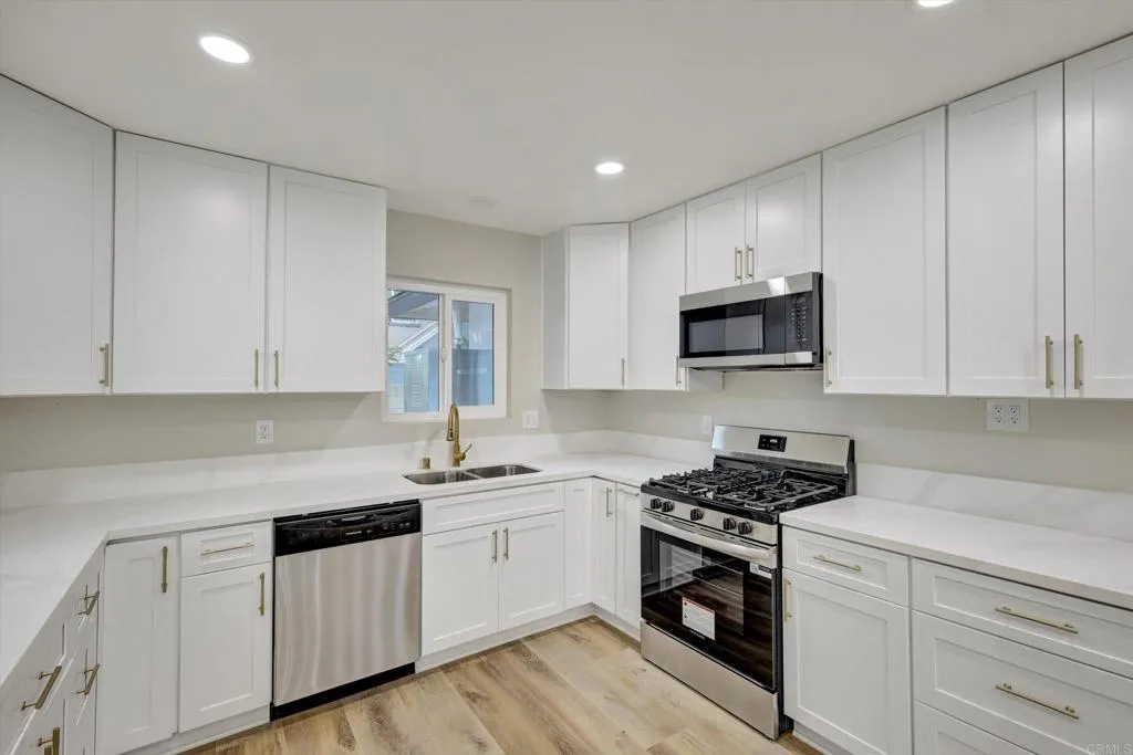 https://cdn.realtyfeed.com/cdn/127/306552997/6dedaa97e57c9f1fa1aa51d3adaee5db.webp