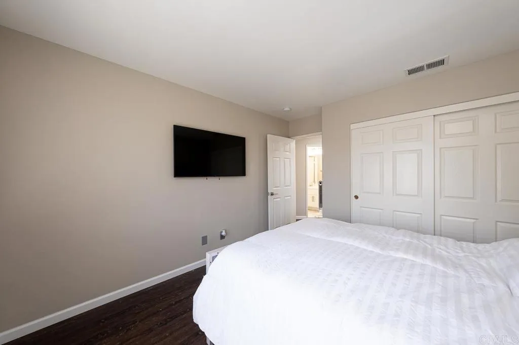 https://cdn.realtyfeed.com/cdn/127/306553046/6581a806f9e4c86fea205718c2d54238.webp