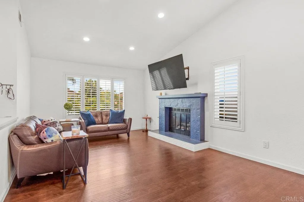 https://cdn.realtyfeed.com/cdn/127/306553059/5e57b0baabb997941b98dfefe072e9e7.webp