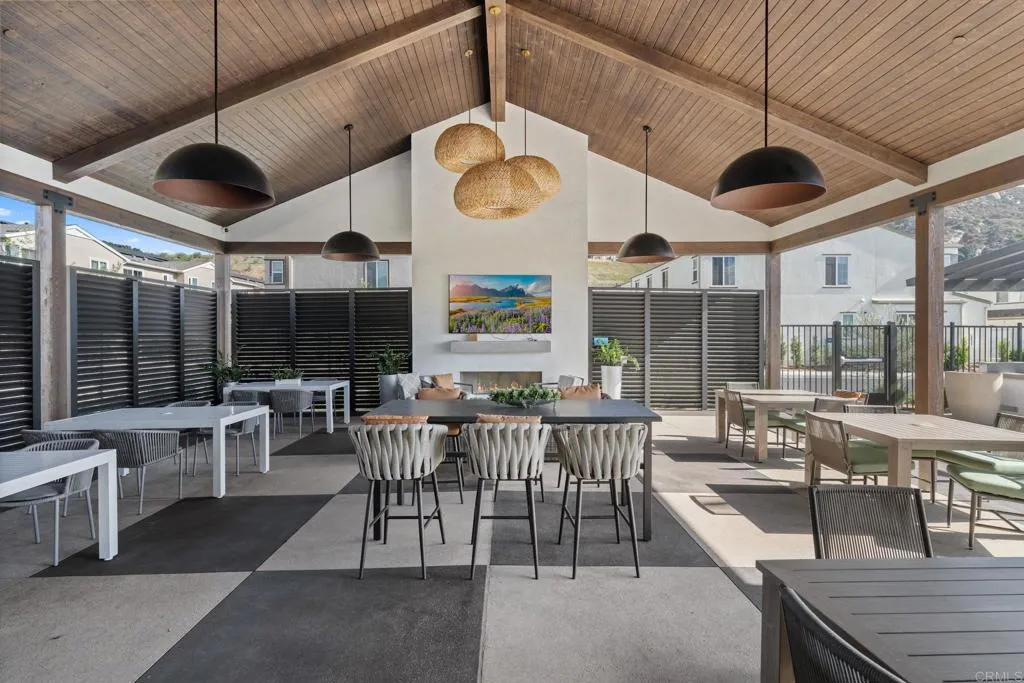 https://cdn.realtyfeed.com/cdn/127/306553110/6fbc731b07ba97e78a3b7fd57756ff38.webp