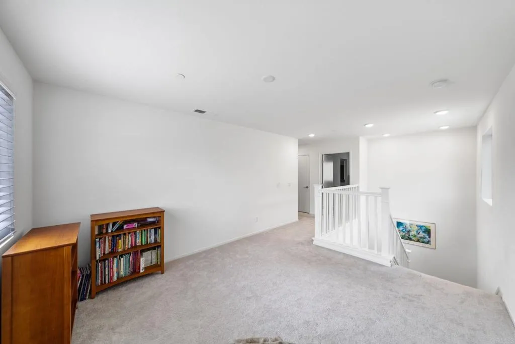 https://cdn.realtyfeed.com/cdn/127/306553110/949c4c41fdf606d56a5803a1d3e662e6.webp