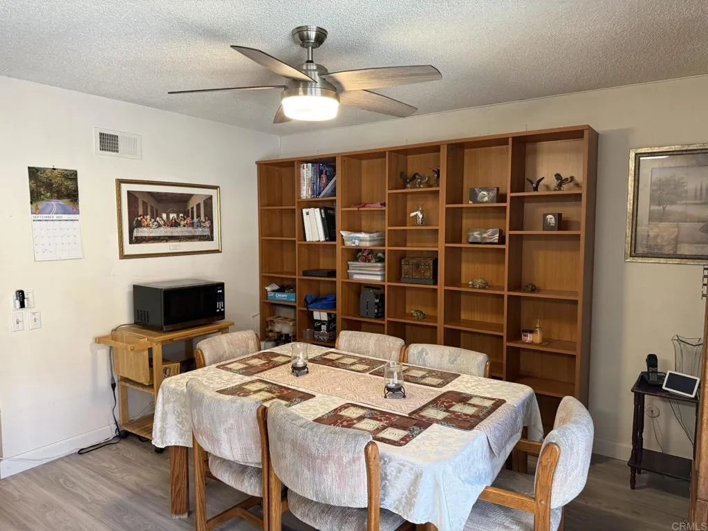 https://cdn.realtyfeed.com/cdn/127/306553246/d849ec67cf3dfd7f1c5a6d539d793bd4.webp