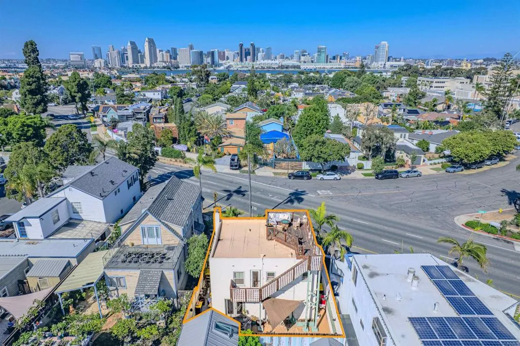https://cdn.realtyfeed.com/cdn/127/306553250/a62164b55aaed7f010bc96470bed48d7.webp