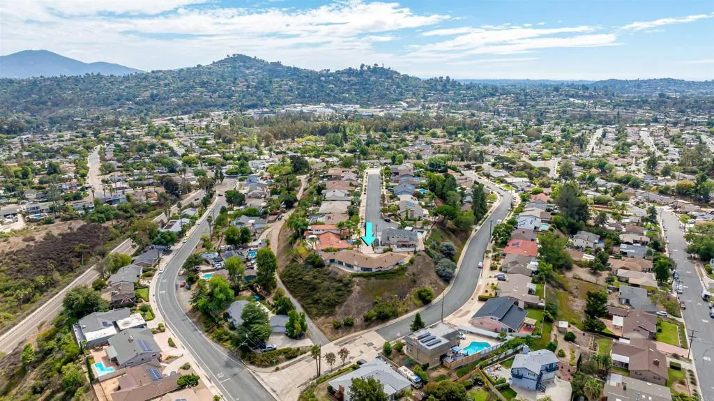 https://cdn.realtyfeed.com/cdn/127/306553354/1dab3a4c737c2efab4d675711c366365.webp
