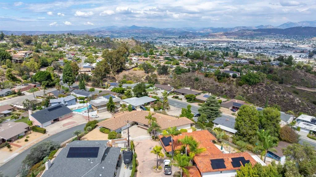 https://cdn.realtyfeed.com/cdn/127/306553354/3ae72bf961be00891908da5a222364c9.webp