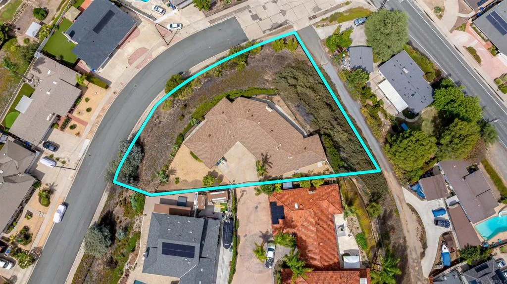 https://cdn.realtyfeed.com/cdn/127/306553354/7fe4c08af2a5168b7d3ba6ff73c04638.webp