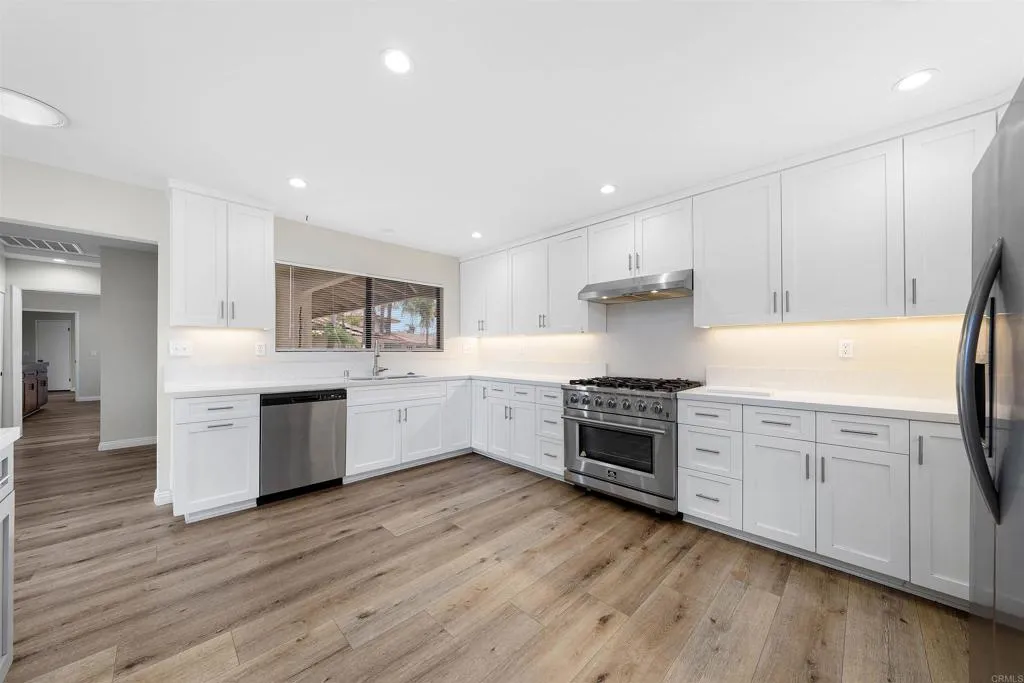 https://cdn.realtyfeed.com/cdn/127/306553354/8ca963aff85fadf1e139d213ba0734c0.webp