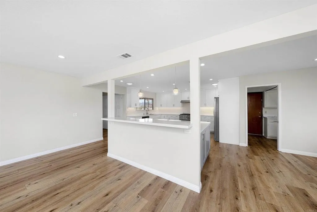 https://cdn.realtyfeed.com/cdn/127/306553354/cd2700b2dc3e8a28a85ace5b2f48cf89.webp