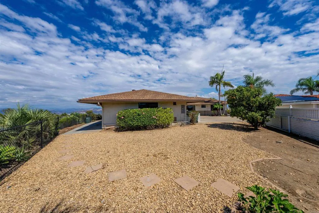 https://cdn.realtyfeed.com/cdn/127/306553354/e3158f8f08aa8e3453b20c2b9121fce4.webp