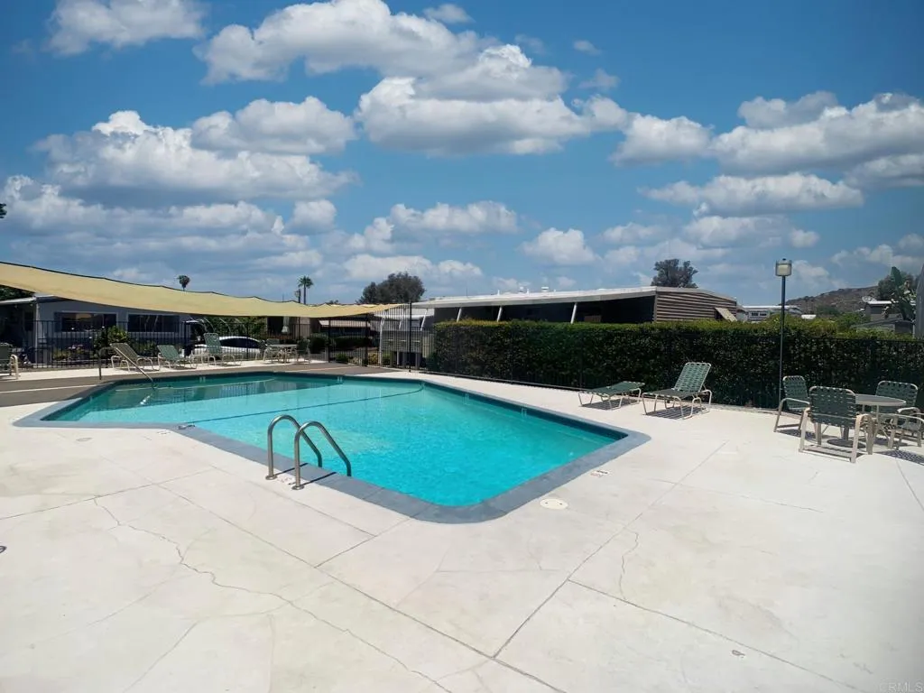 https://cdn.realtyfeed.com/cdn/127/306553366/238d271828e976bce0b5a89b0d1d0fbb.webp