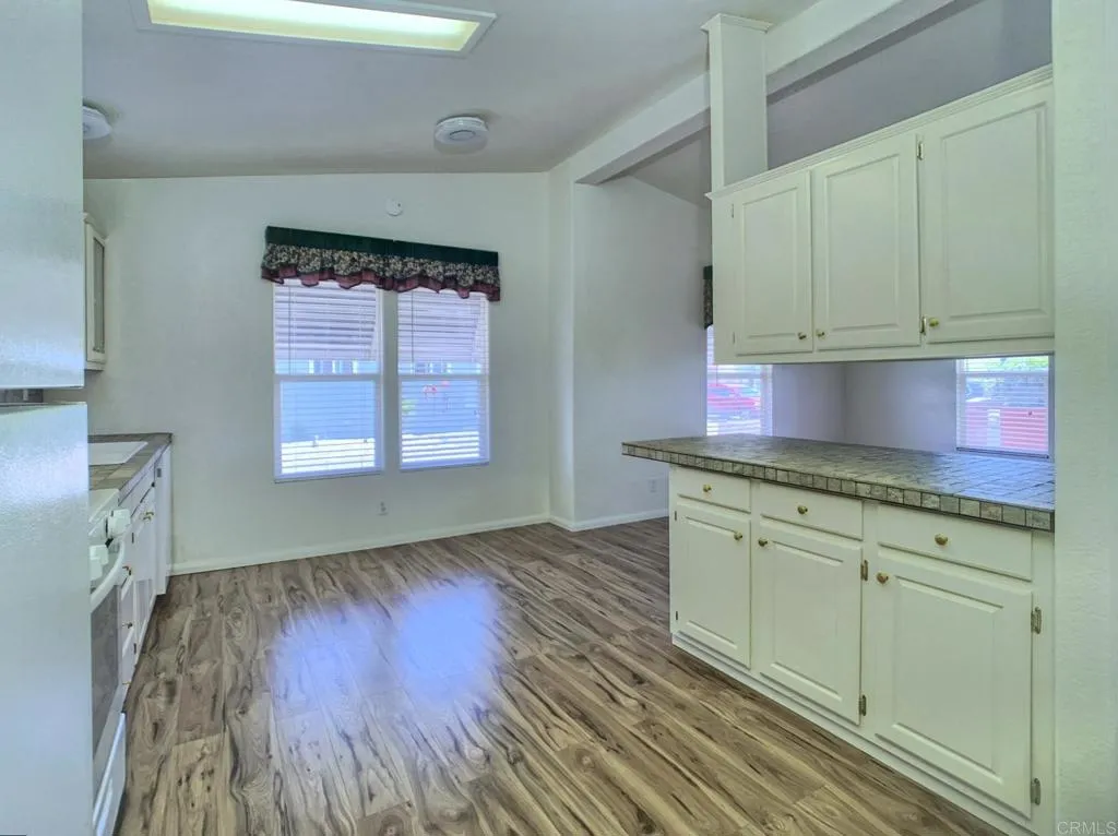 https://cdn.realtyfeed.com/cdn/127/306553366/e08a0870e0aa4c8eac2e93fbc92dab4a.webp