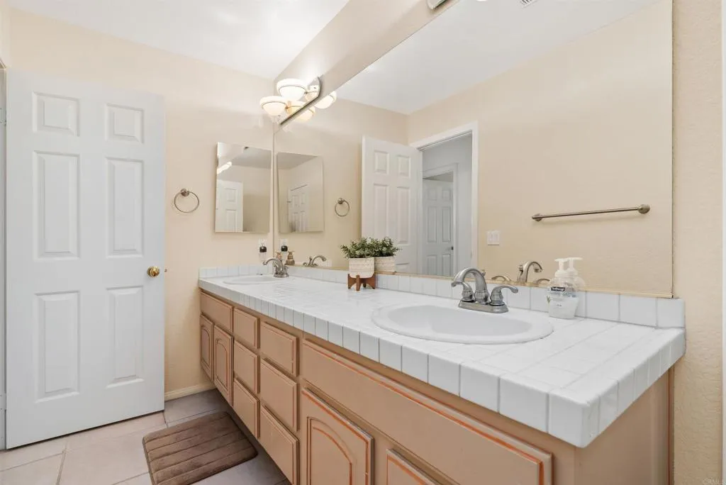 https://cdn.realtyfeed.com/cdn/127/306553417/0c1d6bef5538a2b224f7266311b2b761.webp