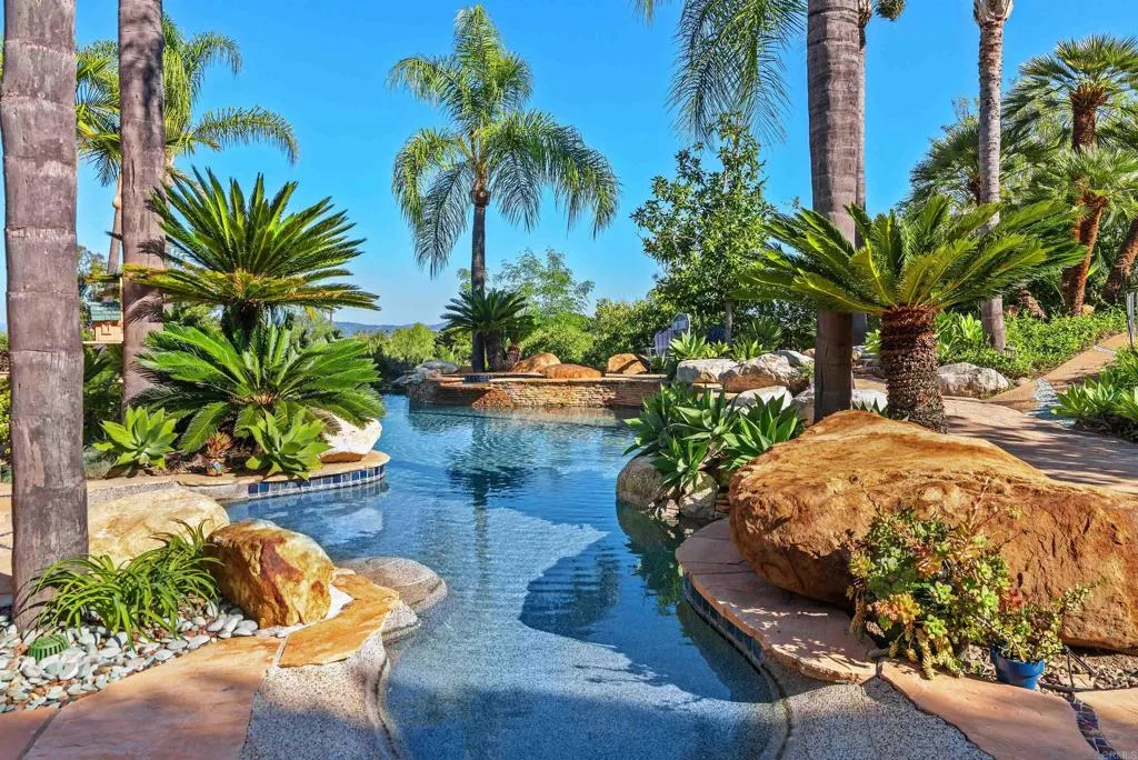 https://cdn.realtyfeed.com/cdn/127/306553417/71e24ebefbc2a3f950a521a155ee2fa3.webp