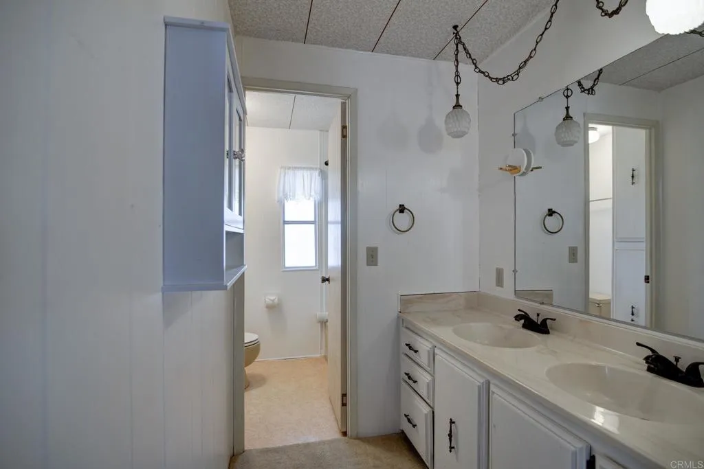 https://cdn.realtyfeed.com/cdn/127/306553438/1ef1ae5e0ef2273b0e74565dee1973f6.webp