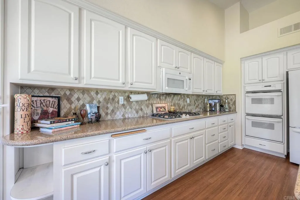 https://cdn.realtyfeed.com/cdn/127/306553480/534c8a816a079428fadfa93a0f699c72.webp